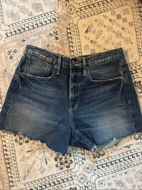 Frame Le Stevie Short